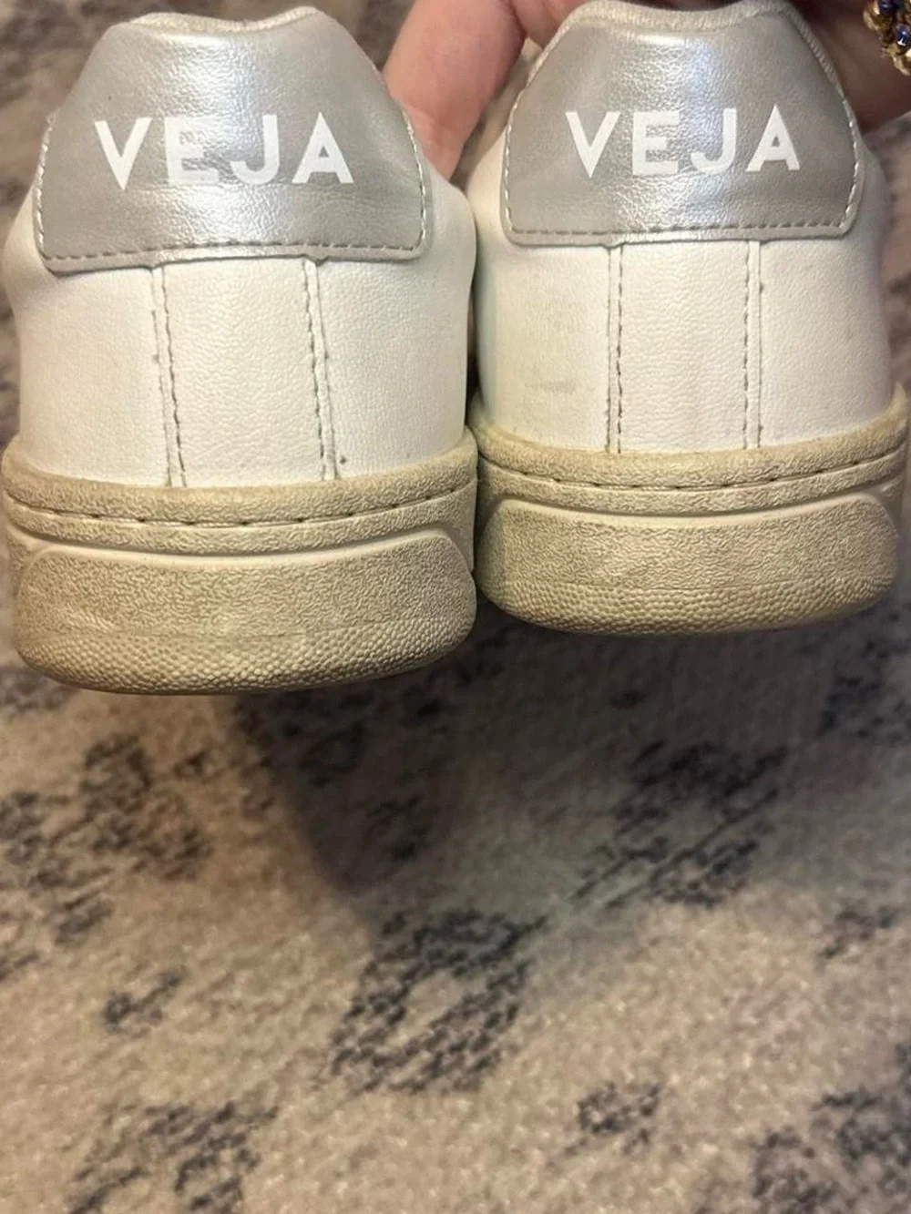 Veja Women's White Leather Low-Top Sneakers size 6